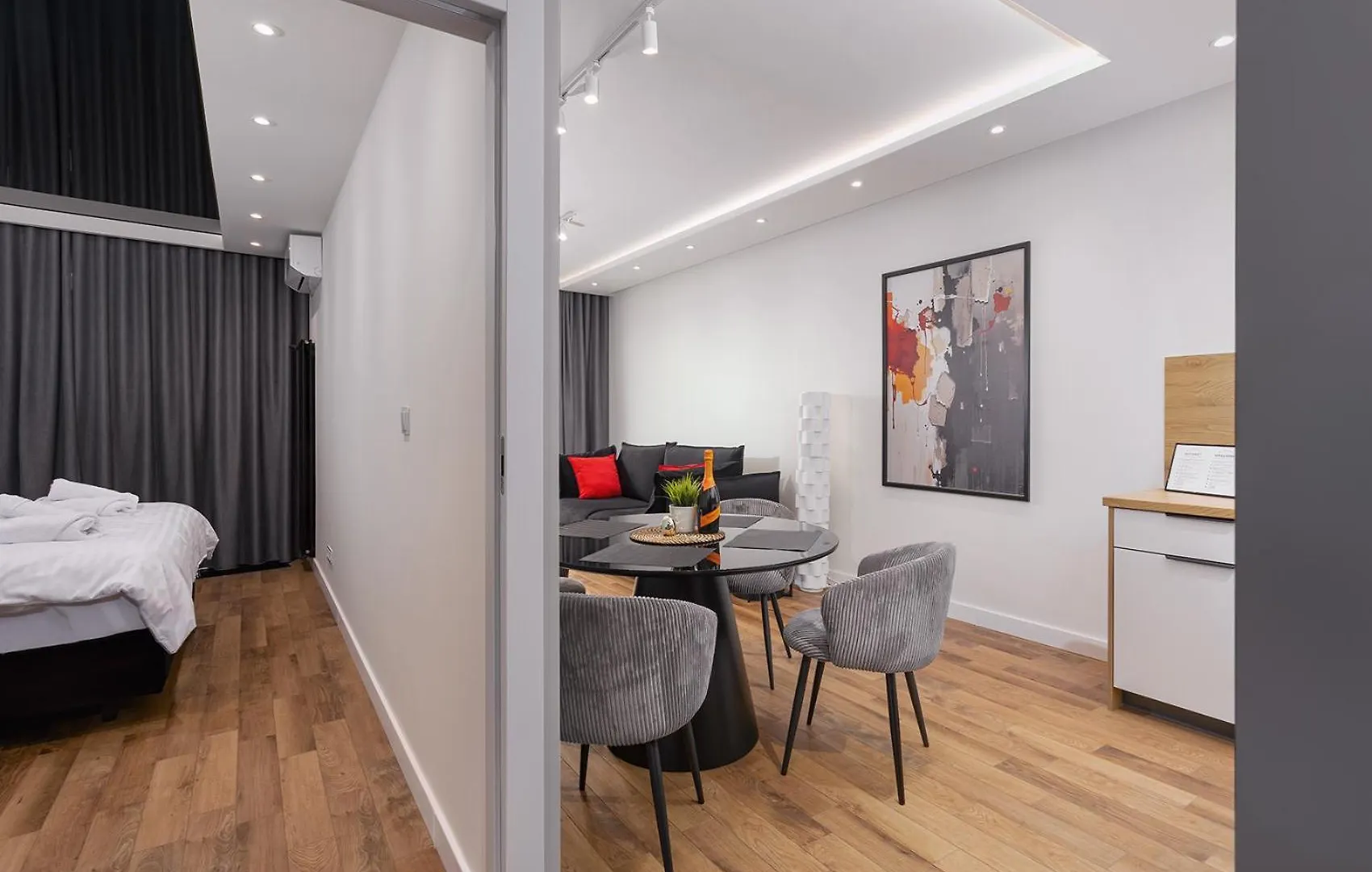 Prestige Apartments Quorum - Apartamenty Nad Odra - 16 Pietro Wrocław