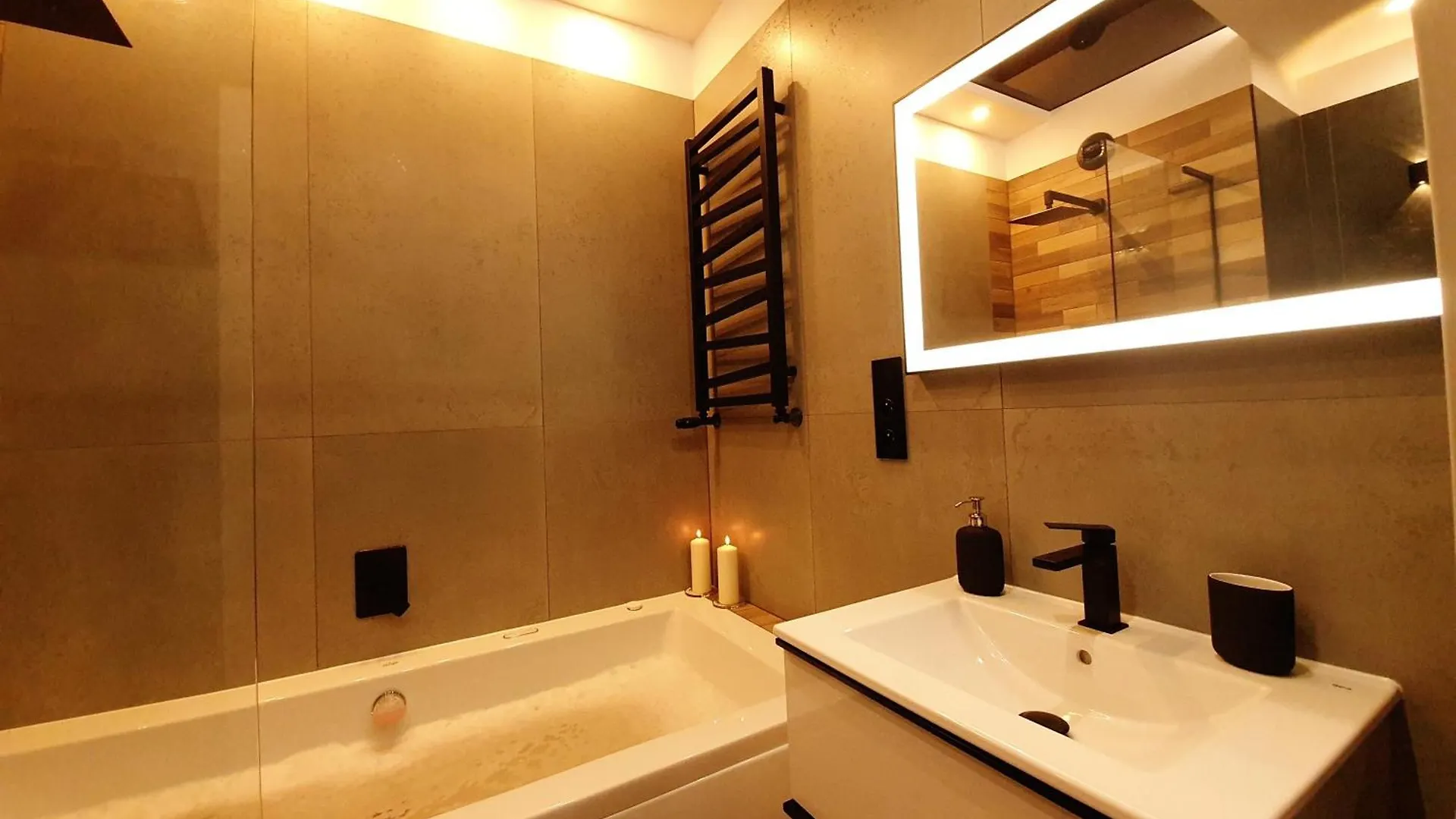 Jm Prestige Apartments - Quorum 16Th Floor Wroclaw 0*,